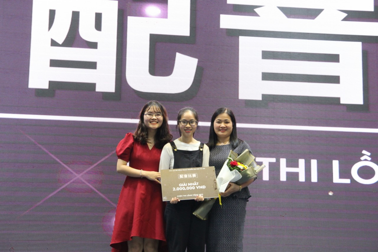 Nữ sinh Quảng Trị 15 tuổi thông thạo 7 thứ tiếng là quán quân cuộc thi lồng tiếng ảnh 4