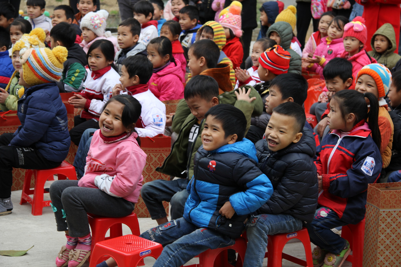 Ấm áp chương trình “Đông ấm xứ Lạng, quà Tết cho em“ ảnh 8