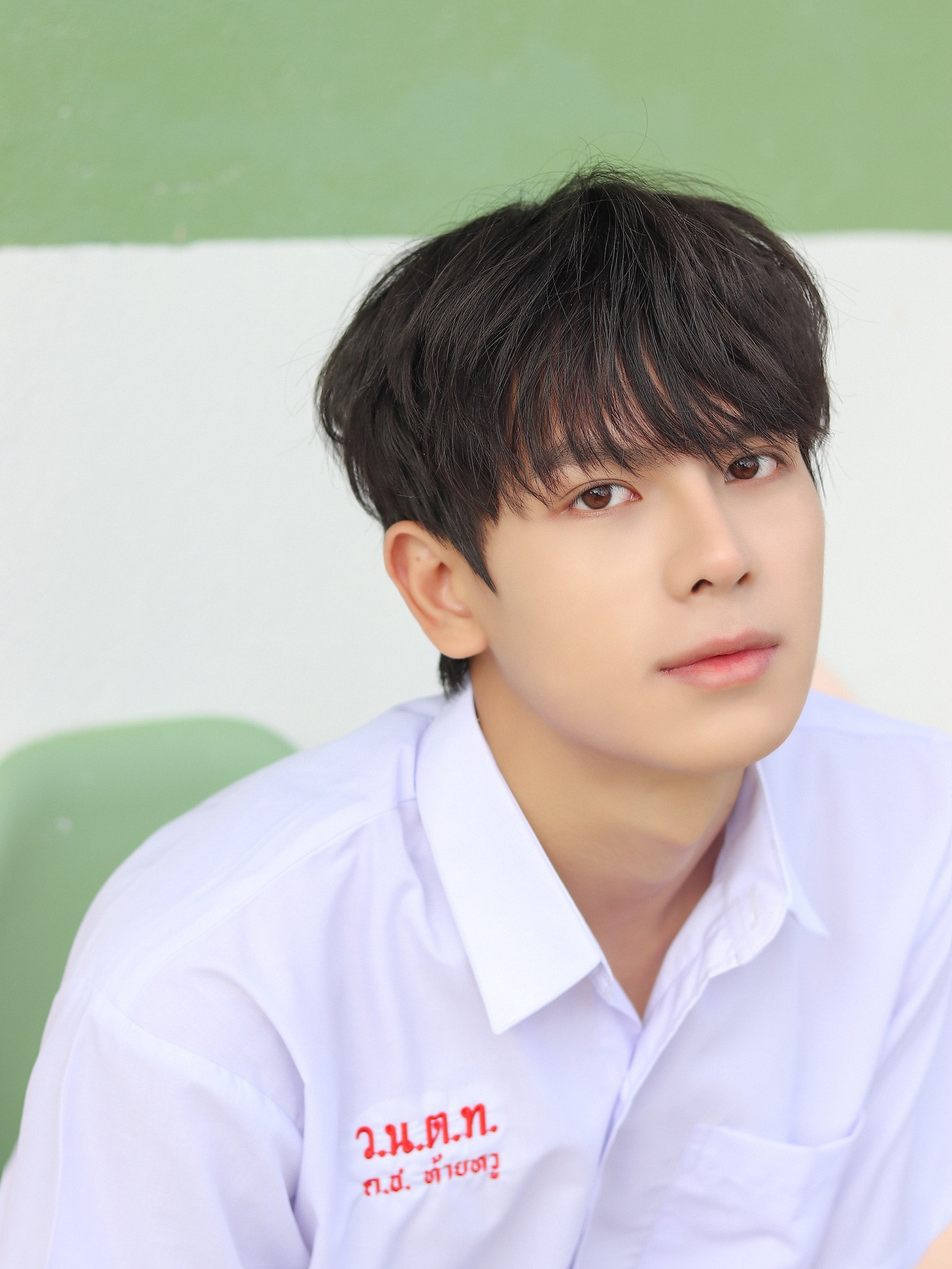 Nam thần Việt thu hút mọi ánh nhìn qua dung mạo ngỡ lai Thái ảnh 2