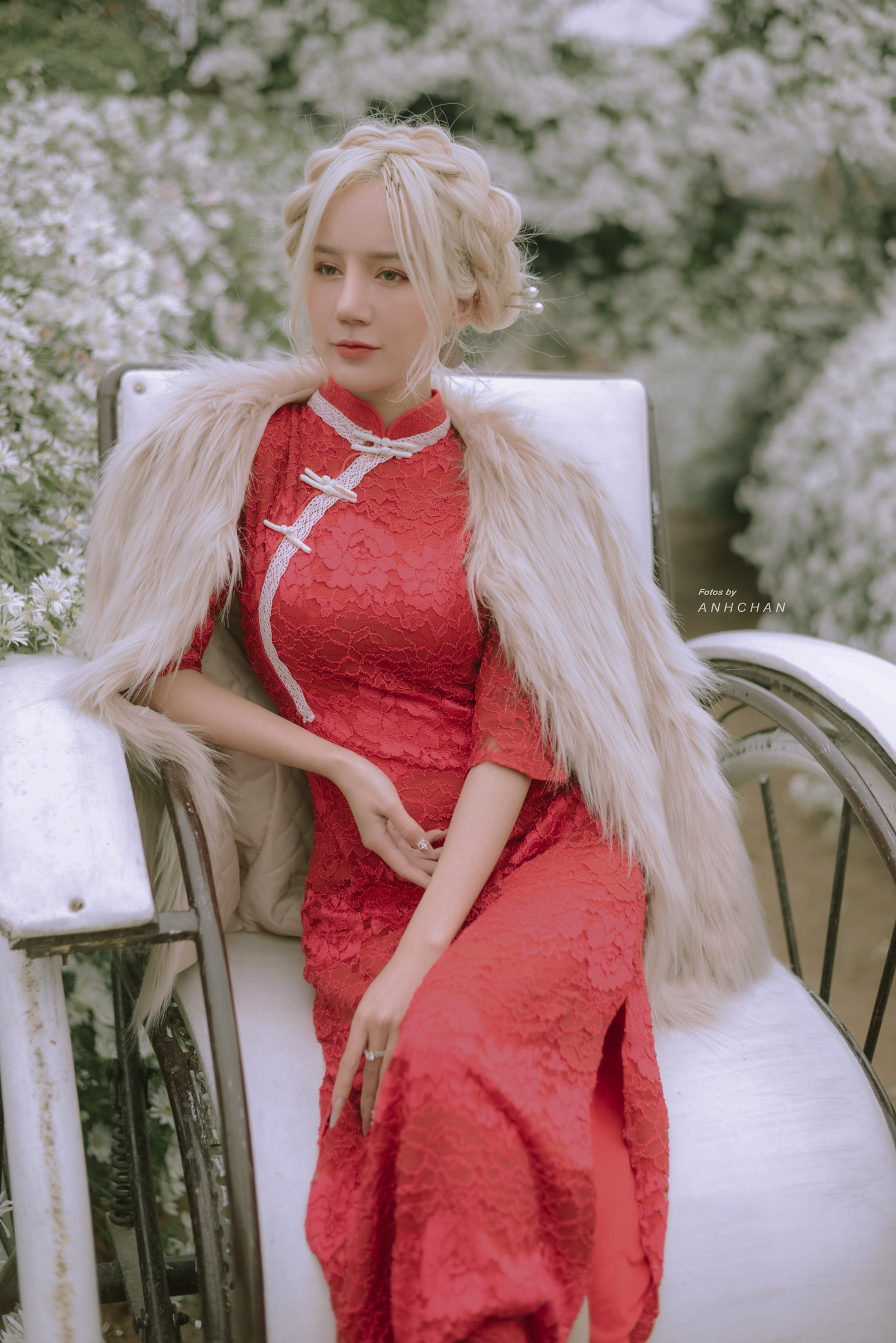 Hot girl Nghệ An có mái tóc bạch kim được mệnh danh “Thần tiên tỷ tỷ” phiên bản Việt mặc đồ gì đi chơi Tết? ảnh 8