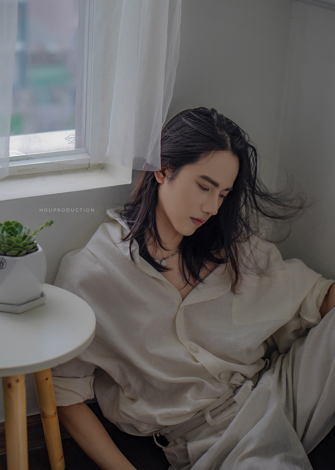 Mê mẩn trước nhan sắc của “Mỹ nam tóc dài” là người Việt gốc Hoa ảnh 1