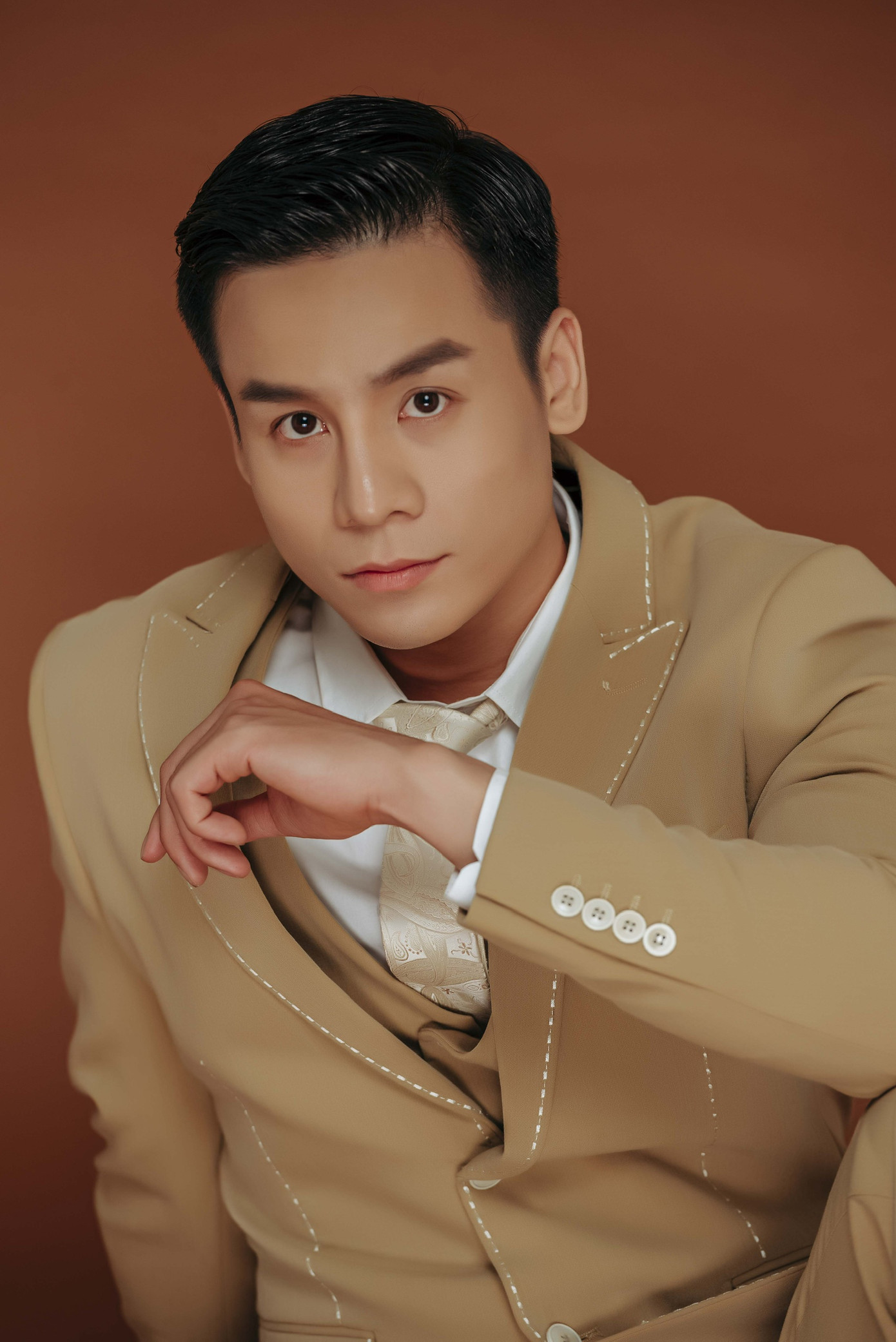 Tung bộ ảnh lịch lãm đầu năm, Cao Xuân Tài tiết lộ dự án mới ảnh 6