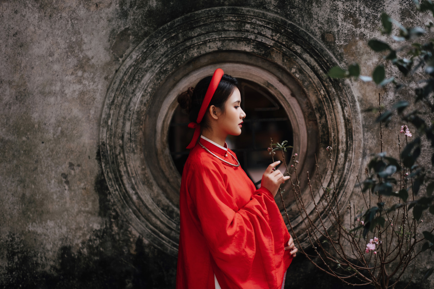 Ngất ngây trước vẻ đẹp đậm chất cổ xưa của Mai Yến trong bộ Cổ phục Việt Nam ảnh 9