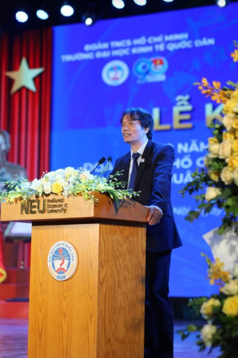 Đại học Kinh tế Quốc dân nhận Huân chương Lao động hạng Nhất ảnh 3