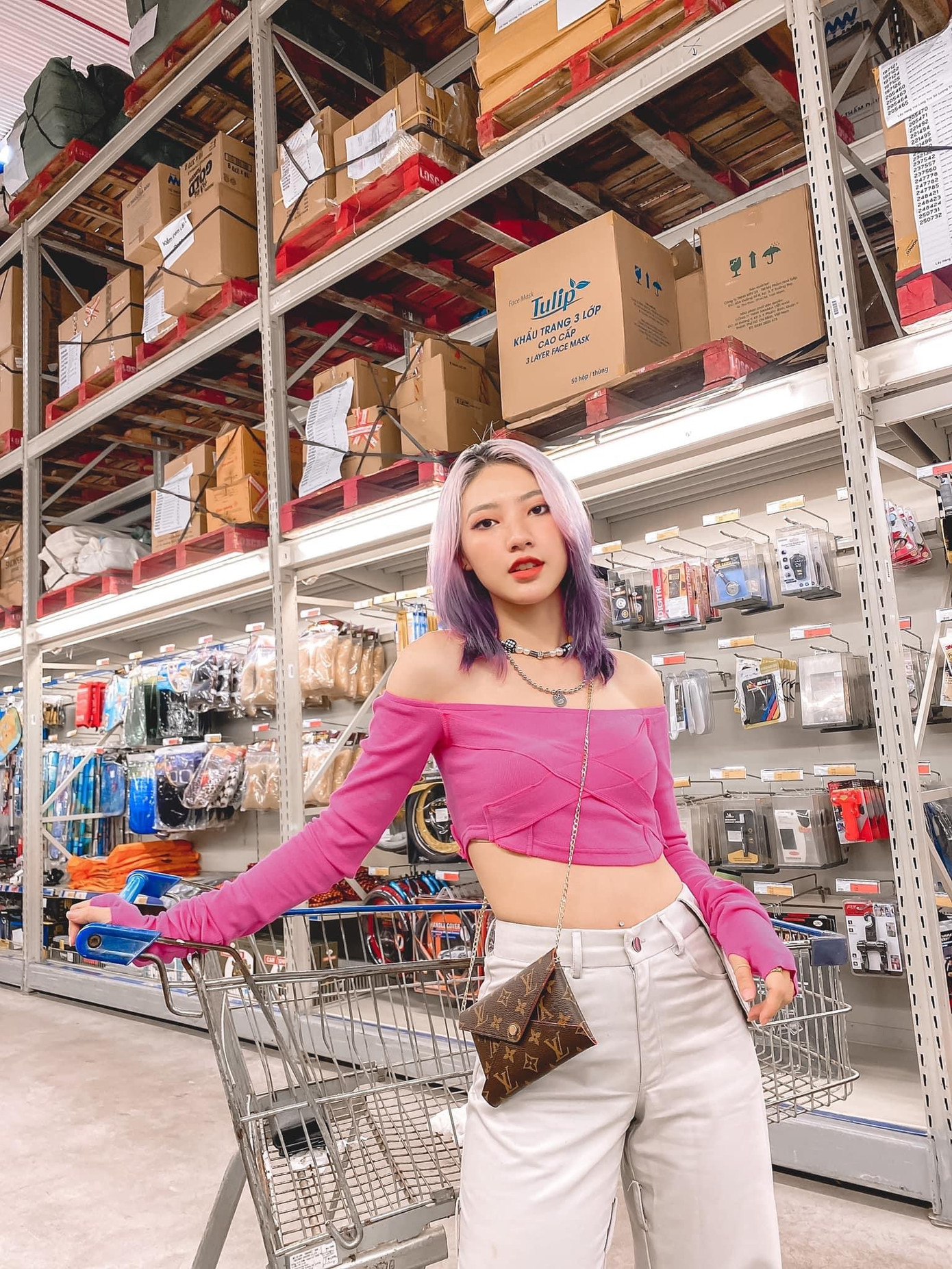 Nữ sinh trường Mỹ thuật theo đuổi phong cách cá tính và nổi loạn ảnh 8