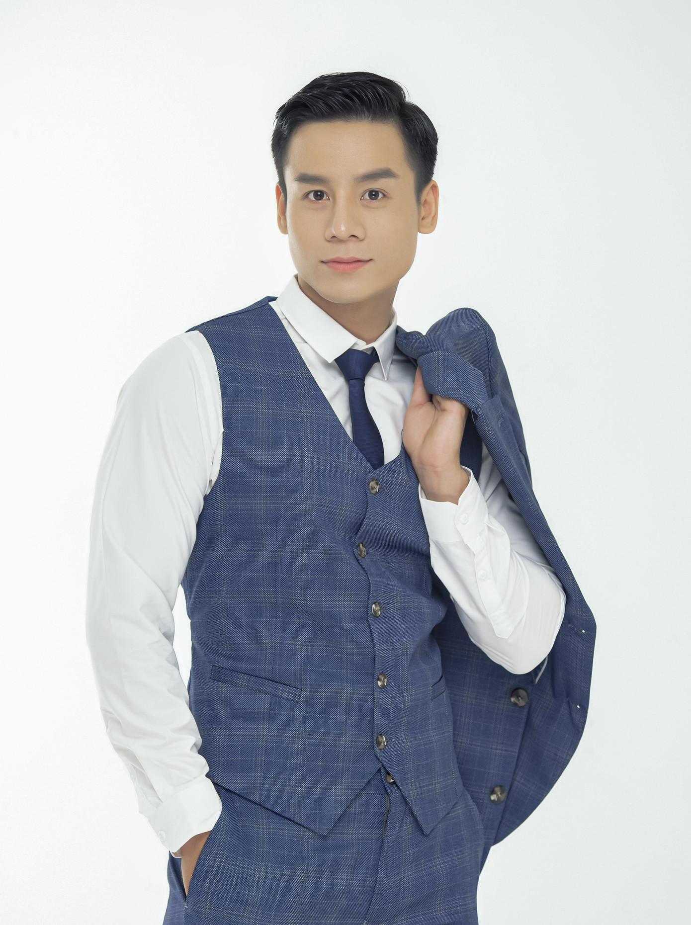 Tung bộ ảnh lịch lãm đầu năm, Cao Xuân Tài tiết lộ dự án mới ảnh 9