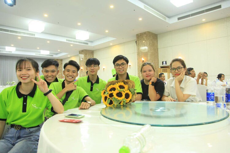 Chàng sinh viên Thủy Lợi mồ côi cha mẹ tự tin vào đời ảnh 13