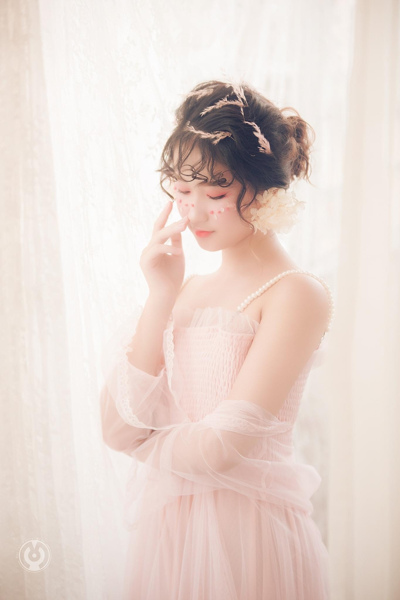 Ngắm “thiên thần 2K4” biến hóa trong nhiều phong cách chụp ảnh ảnh 9