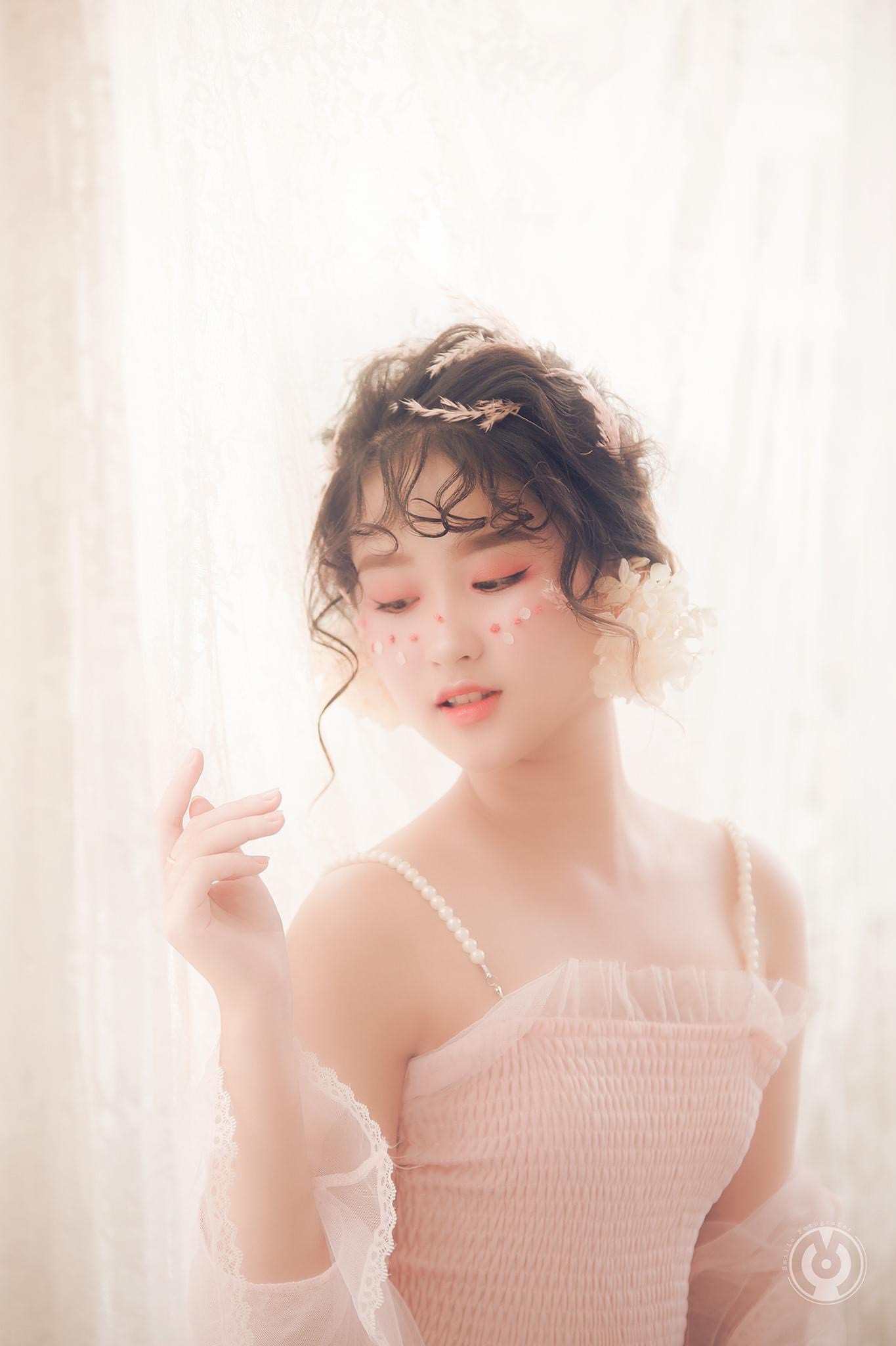 Ngắm “thiên thần 2K4” biến hóa trong nhiều phong cách chụp ảnh ảnh 8