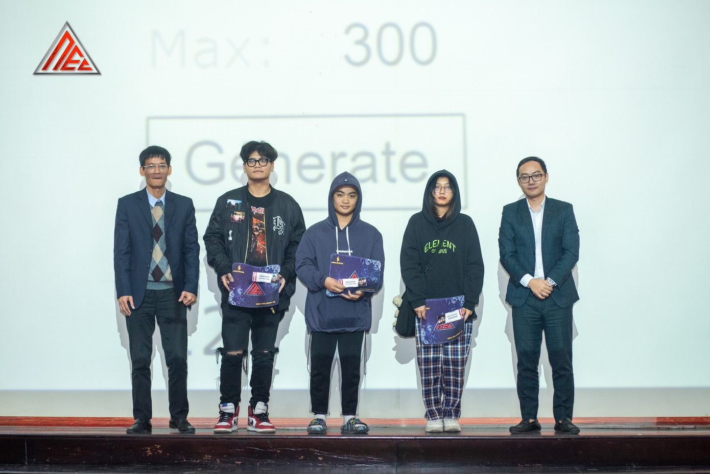 Loạt nhân vật nổi tiếng làng game tham gia talkshow về eSports tại ĐH Kinh tế Quốc dân ảnh 5