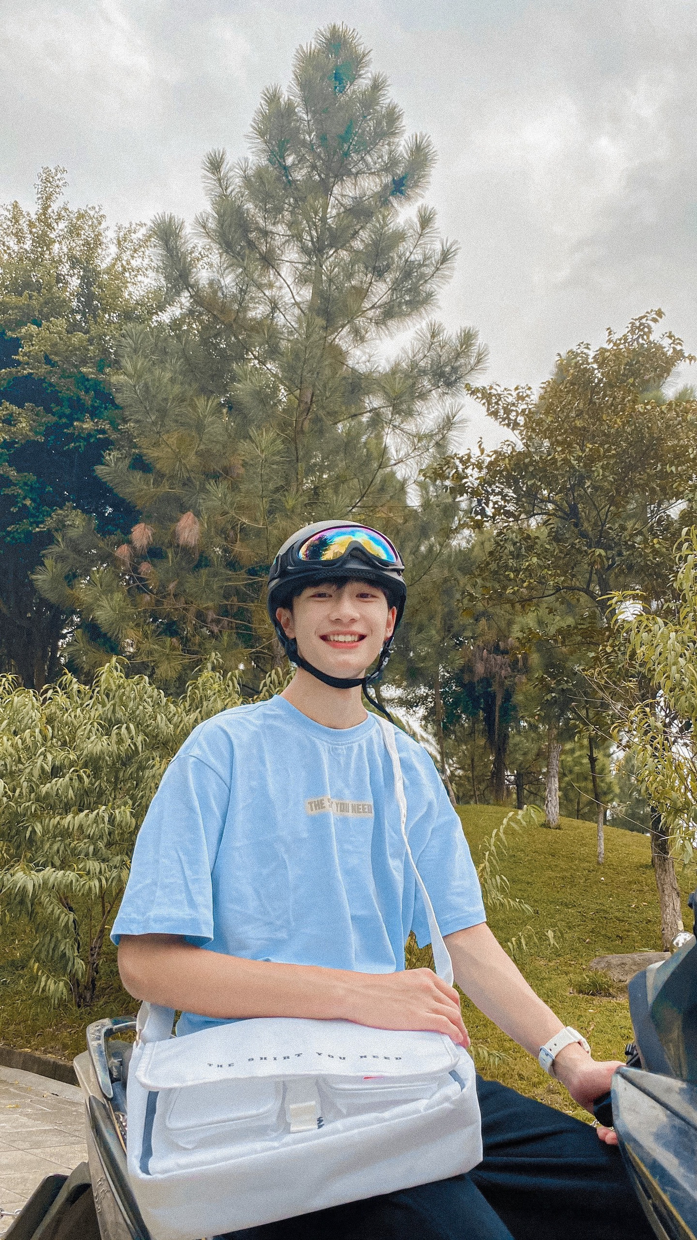 Soi profile hotboy sân bóng sở hữu 200 nghìn follow trên mạng xã hội ảnh 4