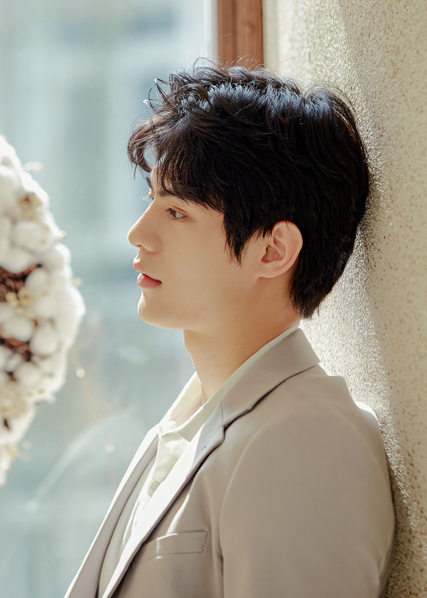 Trai đẹp 9X lọt vào “mắt xanh” của hội chị em khi xuất hiện trong MV mới của Hương Ly ảnh 7