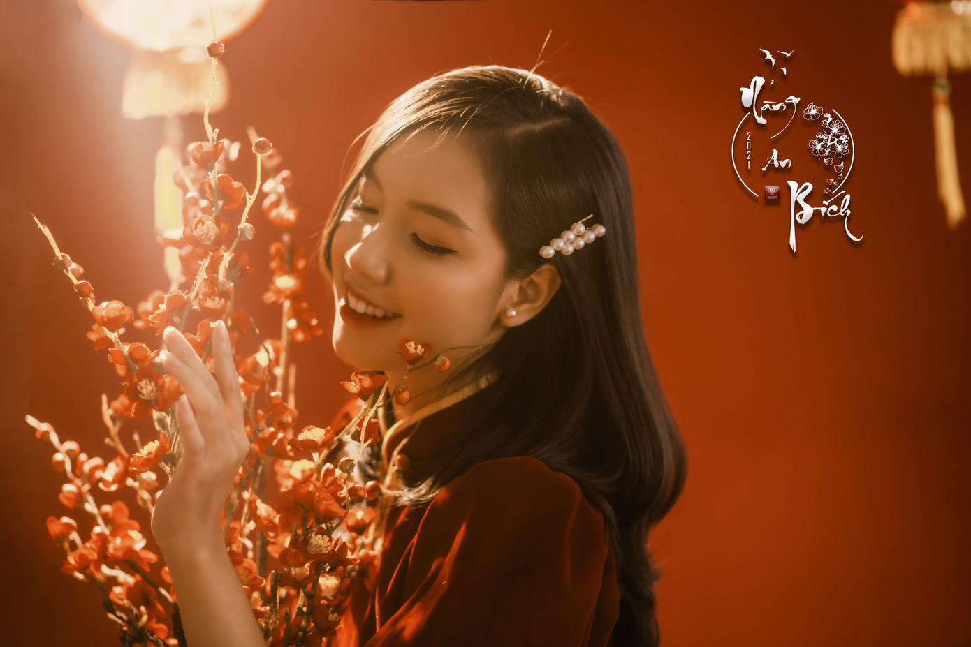 Thiếu nữ Cà Mau xúng xính sắc đỏ, đẹp rạng ngời trong ngày đầu Xuân ảnh 1