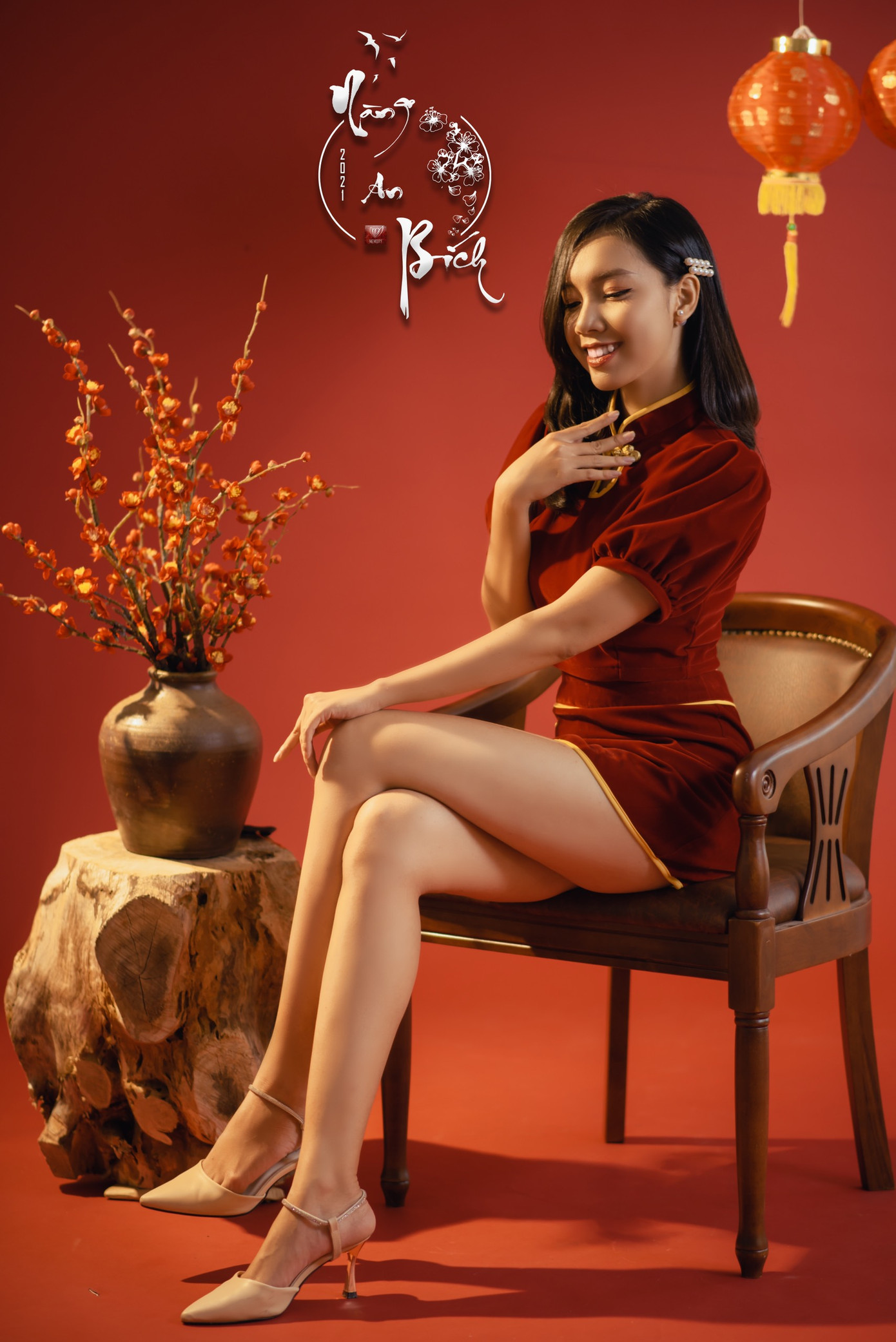 Thiếu nữ Cà Mau xúng xính sắc đỏ, đẹp rạng ngời trong ngày đầu Xuân ảnh 3