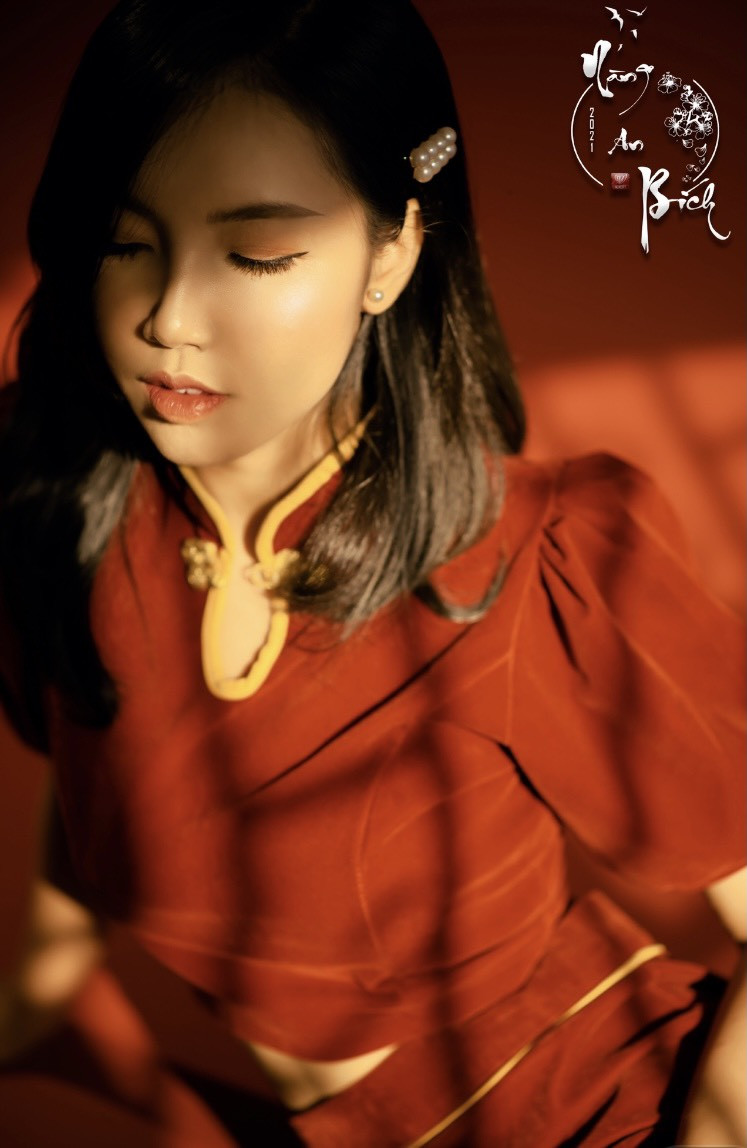 Thiếu nữ Cà Mau xúng xính sắc đỏ, đẹp rạng ngời trong ngày đầu Xuân ảnh 5