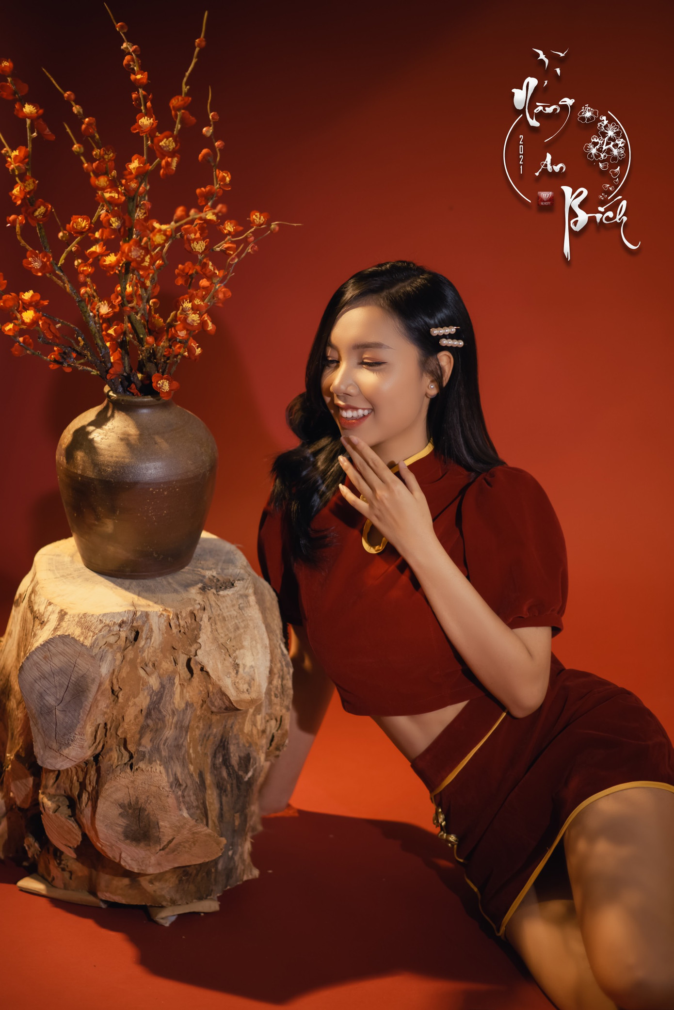 Thiếu nữ Cà Mau xúng xính sắc đỏ, đẹp rạng ngời trong ngày đầu Xuân ảnh 8