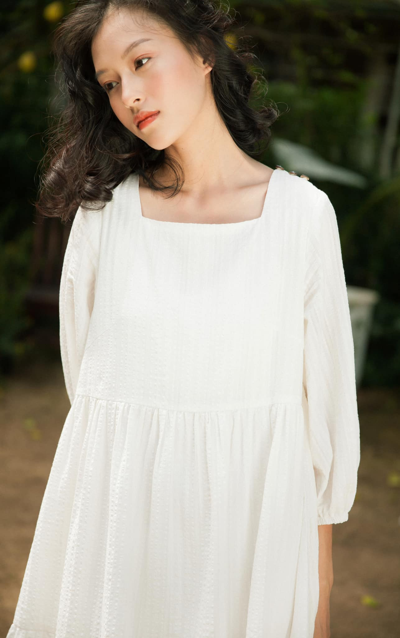 Nữ chính trong MV mới của Erik được netizen săn lùng bởi gương mặt đẹp tựa hoa đán ảnh 16