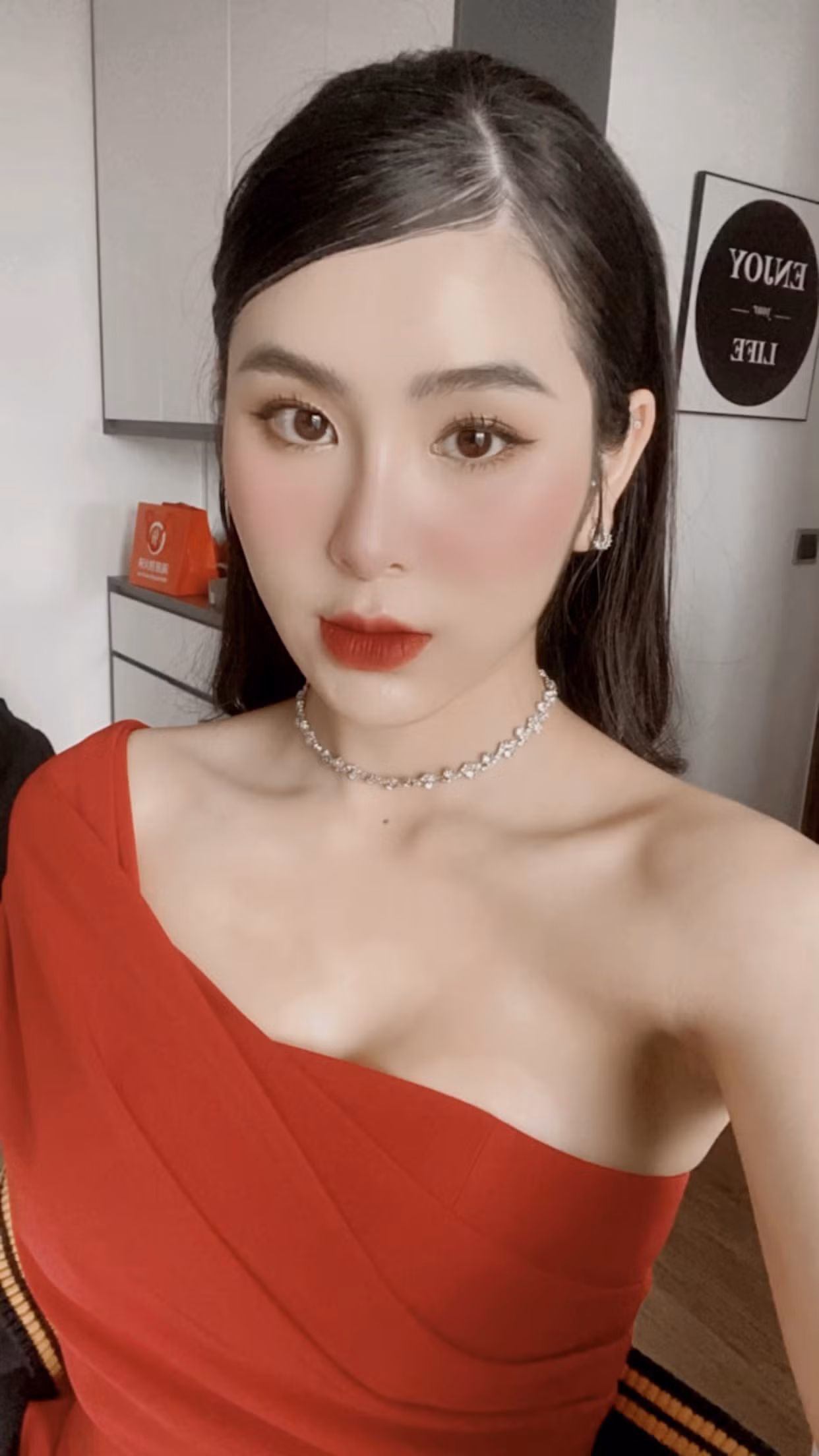 Gặp gỡ đầu xuân năm mới cùng hotgirl bạch biến ảnh 11