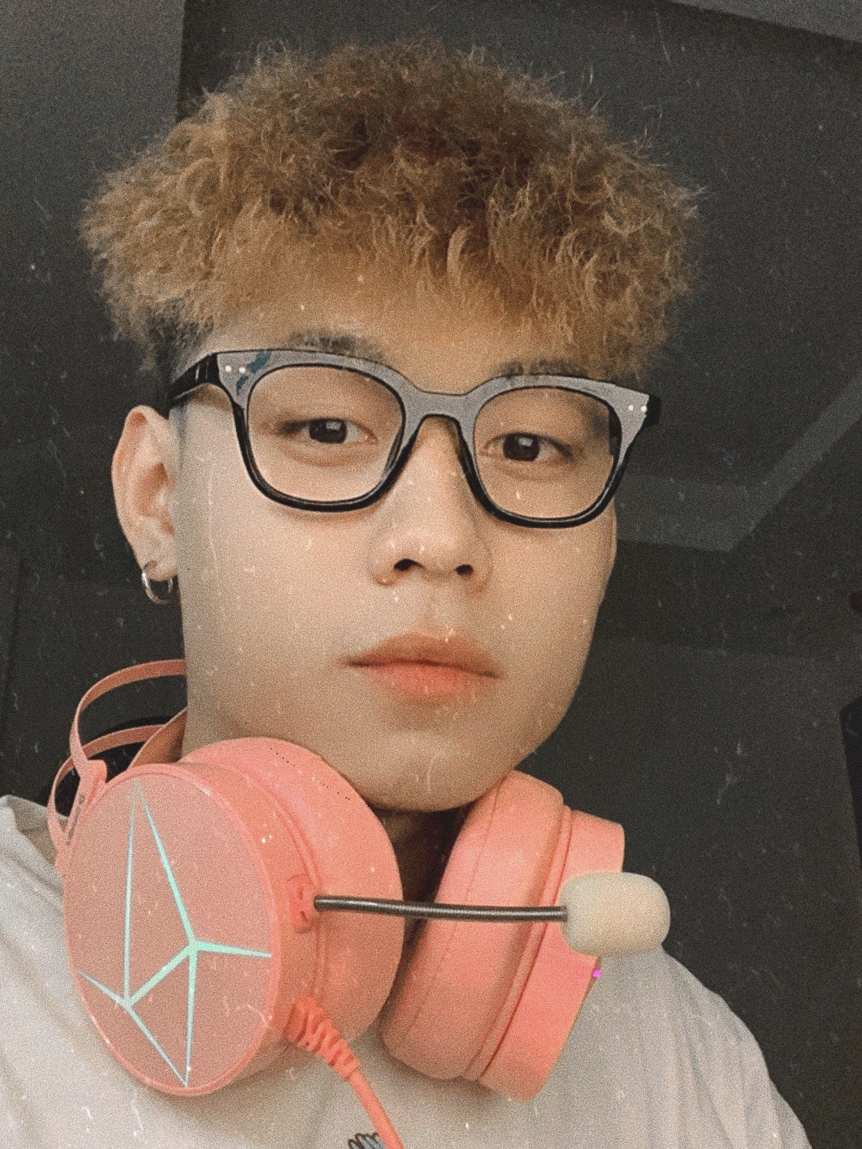 Hotboy HLU - Thành viên Bộ tộc Mixigaming: Học Luật để thay mẹ thực hiện ước mơ. ảnh 3