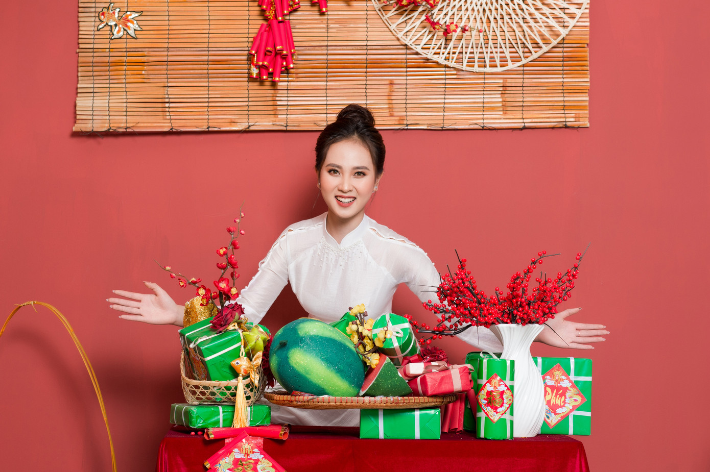 Người đẹp xứ Nghệ rạng rỡ trong bộ ảnh chào Xuân ảnh 4