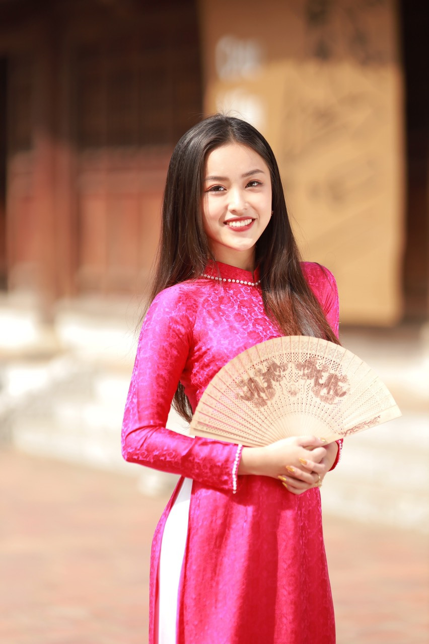 Tân hoa khôi Đại học Luật sở hữu thành tích học tập đáng ngưỡng mộ ảnh 13