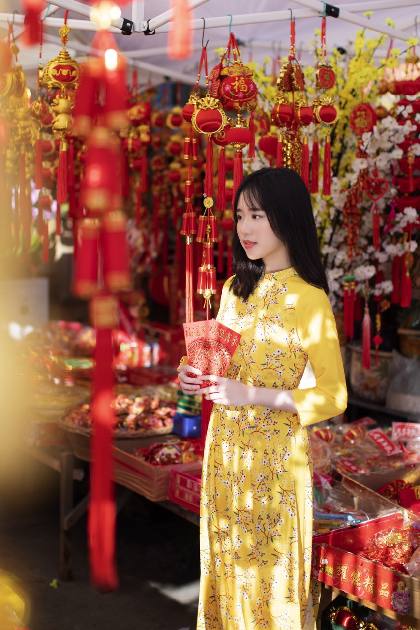 Rực rỡ sắc vàng với bộ ảnh áo dài Việt Nam đón Tết của du học sinh tại Mỹ ảnh 10