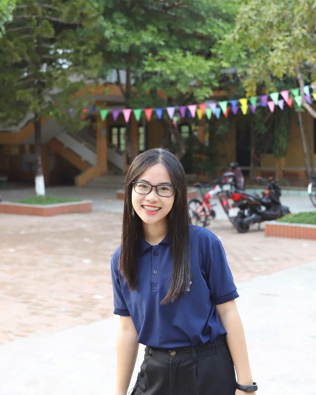 Nữ sinh Quảng Trị 15 tuổi thông thạo 7 thứ tiếng là quán quân cuộc thi lồng tiếng ảnh 7