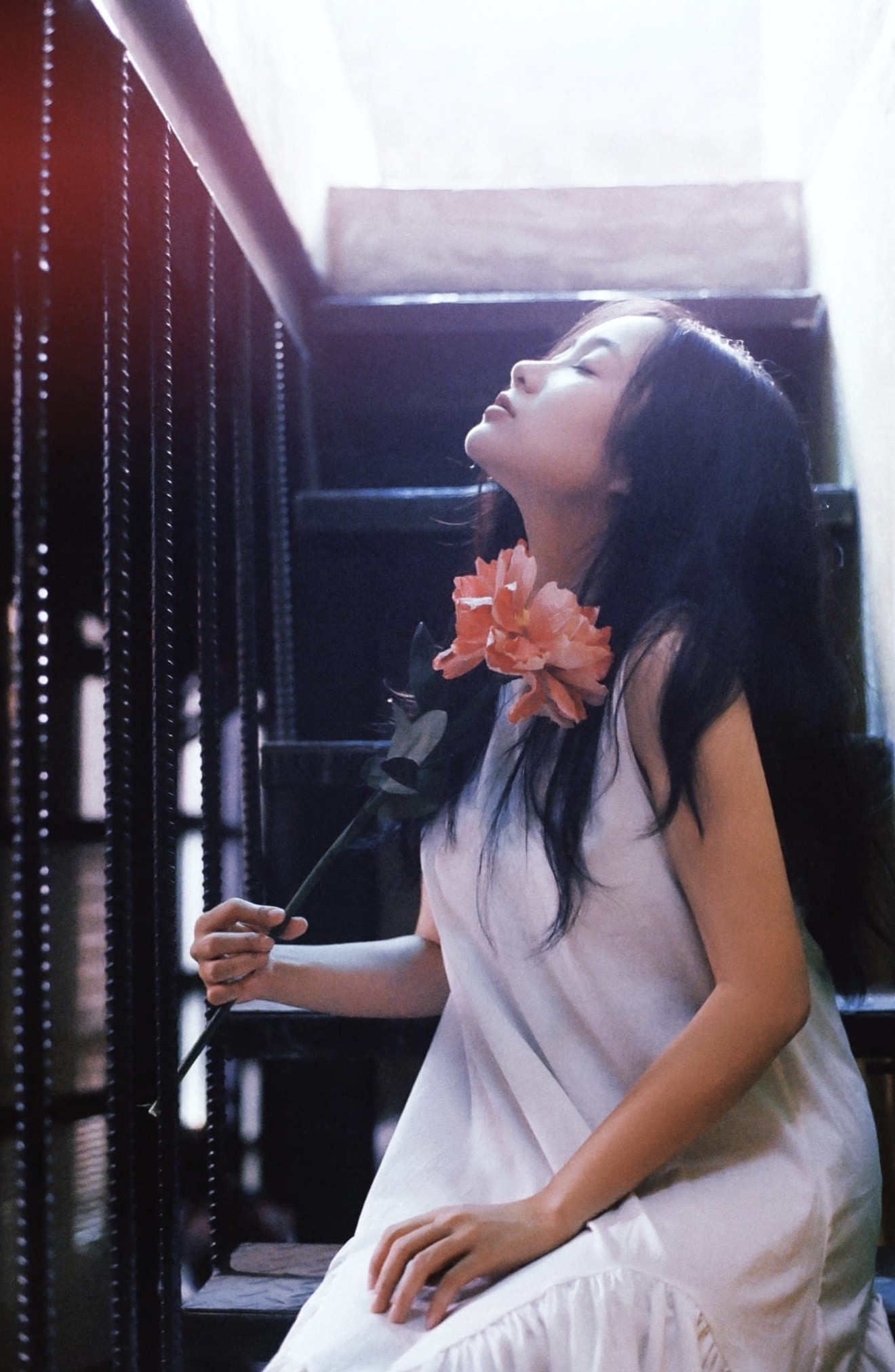 Cô giáo dạy Toán là mẫu ảnh kiêm photographer ảnh 11