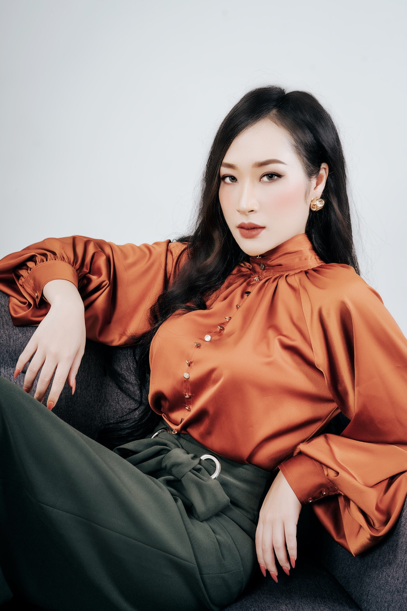 Thương Cin: “Nếu ai cũng bỏ sân khấu đi thì ai sẽ ở lại?” ảnh 2