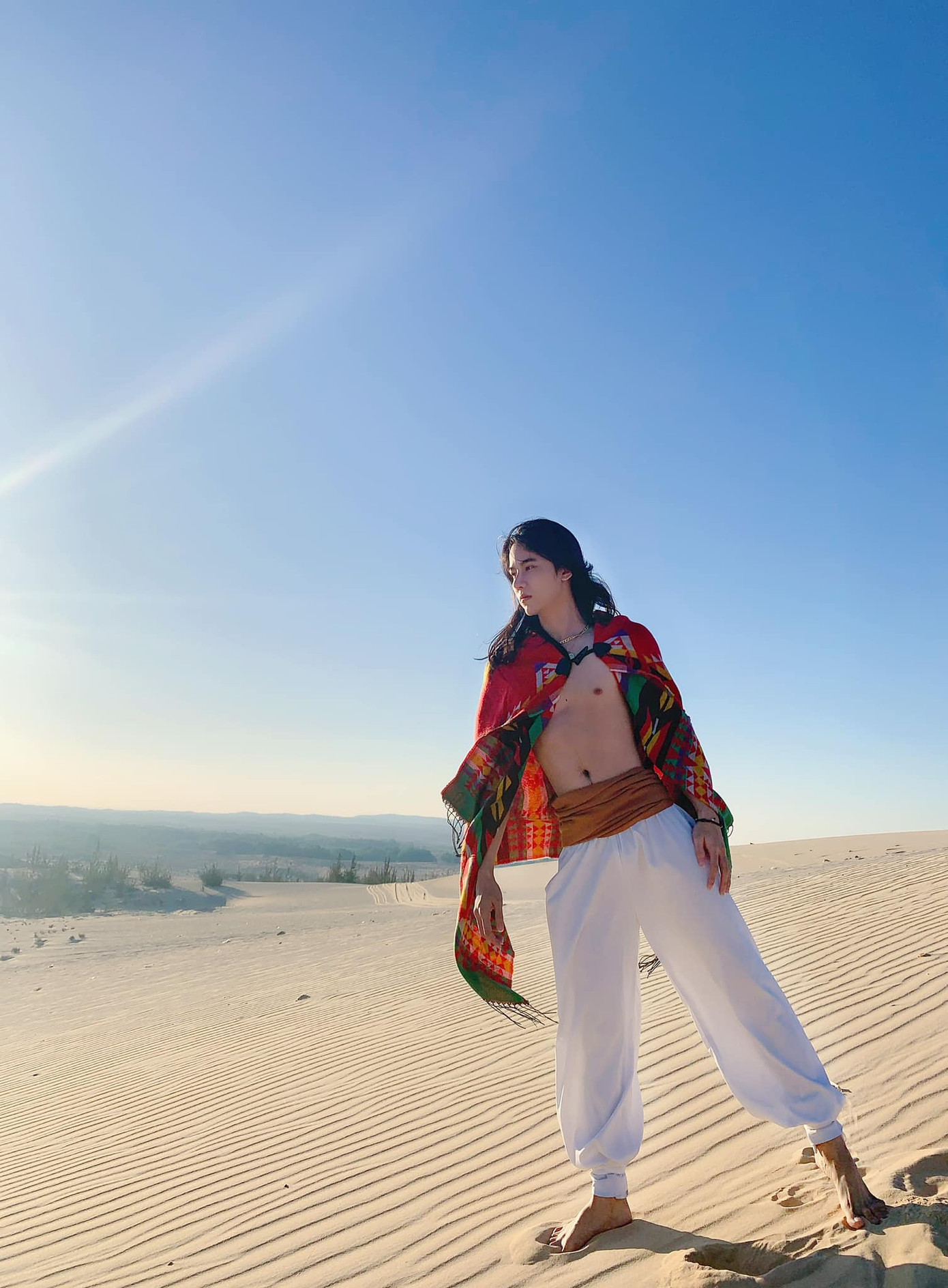 Mê mẩn trước nhan sắc của “Mỹ nam tóc dài” là người Việt gốc Hoa ảnh 9