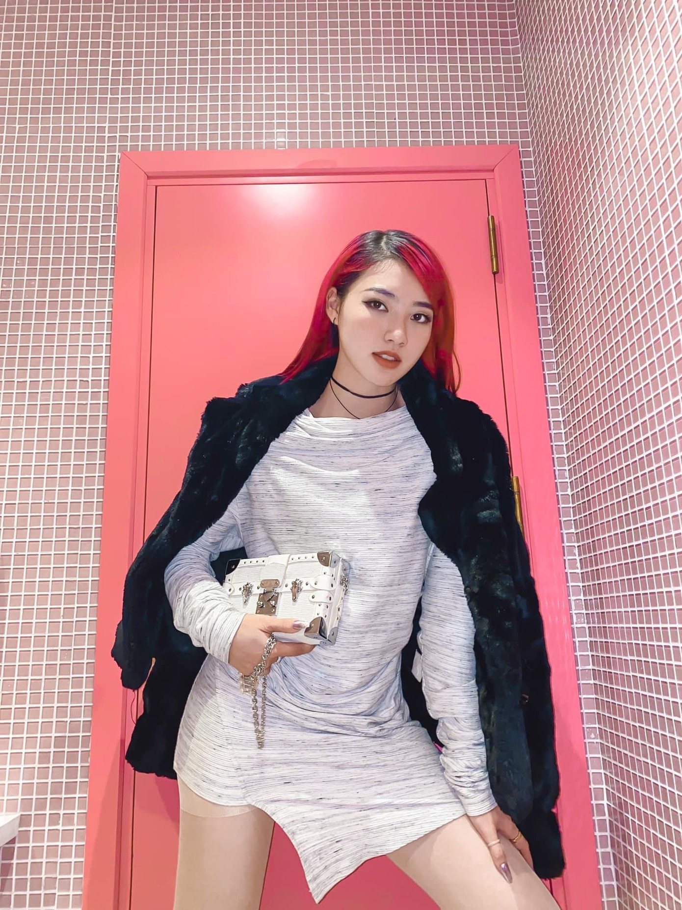 Nữ sinh trường Mỹ thuật theo đuổi phong cách cá tính và nổi loạn ảnh 6