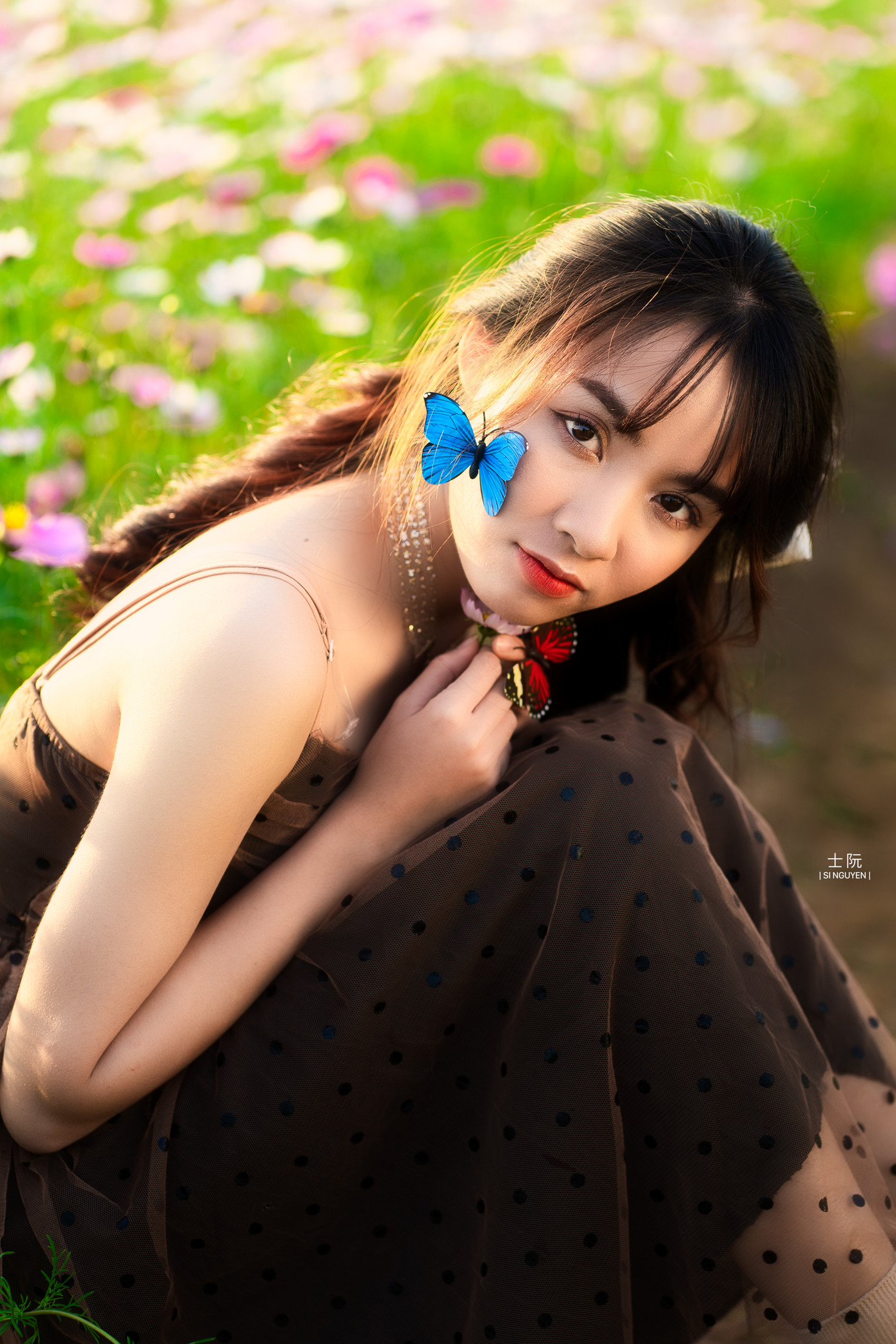 Nữ sinh Bách khoa hóa công chúa mơ màng giữa rừng hoa ảnh 9