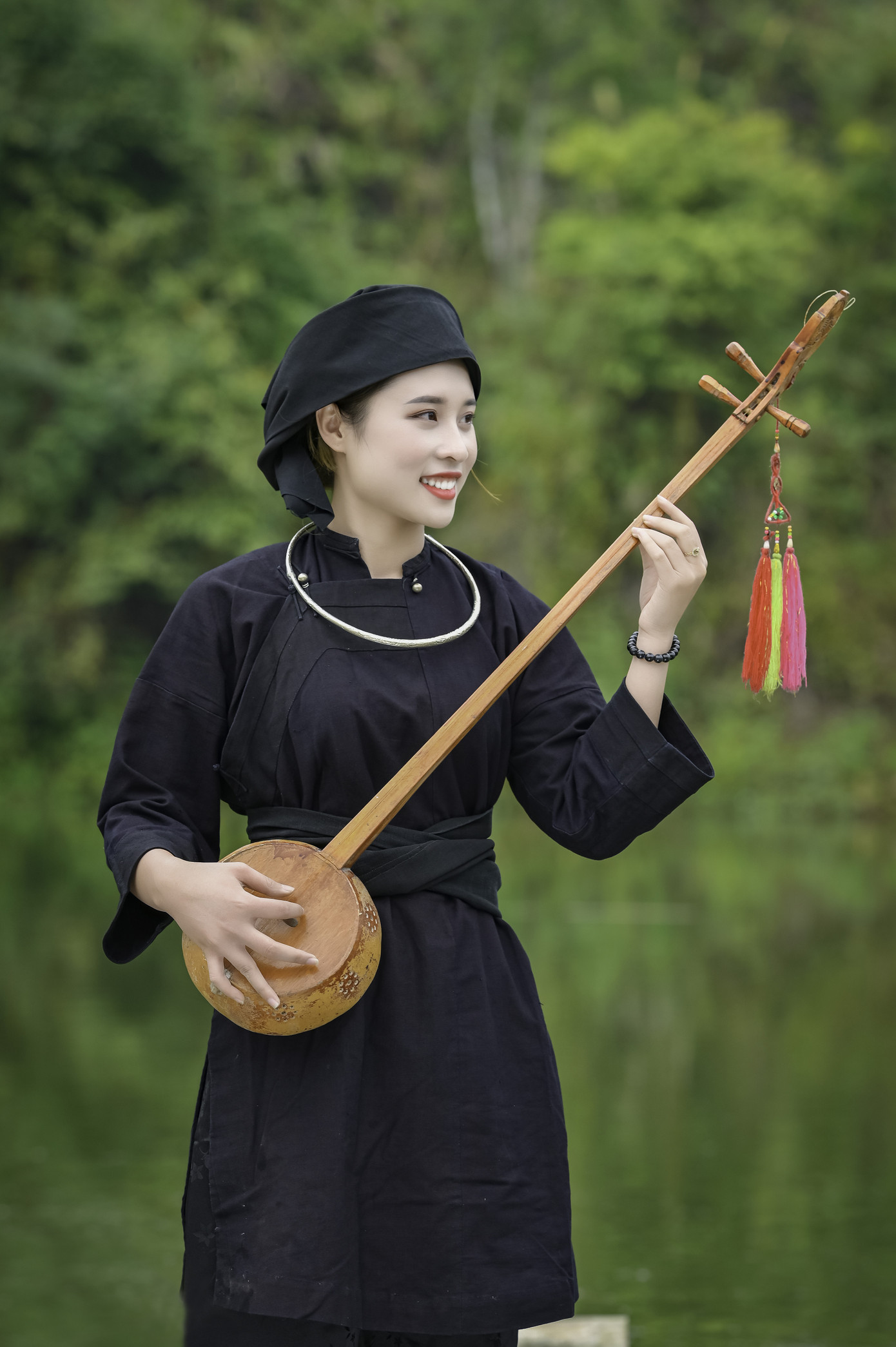 Đón Tết Tân Sửu cùng cô gái Nùng Phàn Slình vùng núi Đông Bắc là cựu sinh viên đại học Ngoại thương ảnh 2