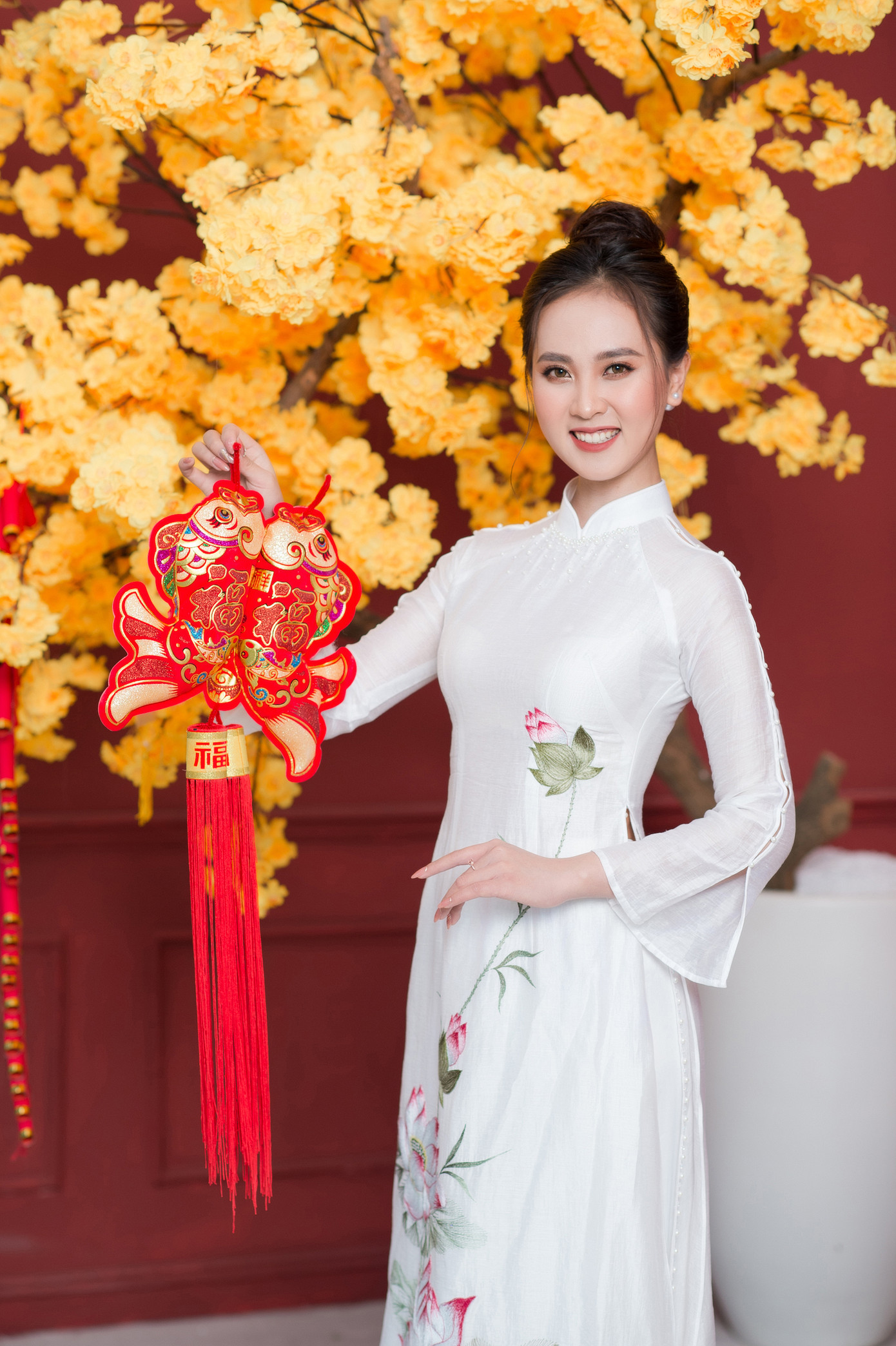 Người đẹp xứ Nghệ rạng rỡ trong bộ ảnh chào Xuân ảnh 1