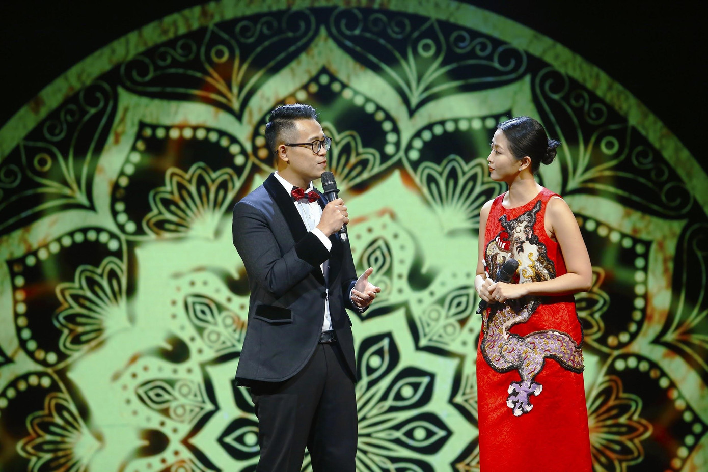 Hoa hậu H'Hen Niê và loạt nghệ sĩ nổi tiếng tham gia Đón Tết cùng VTV 2021 - Đi theo bóng Mặt trời ảnh 1