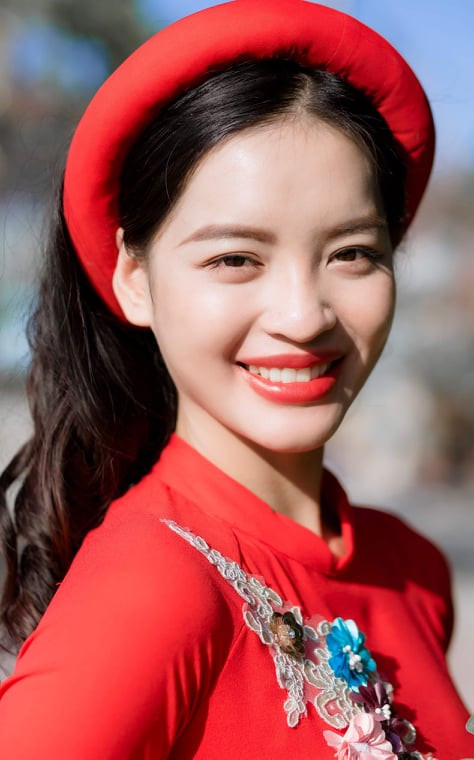 Nữ sinh điện ảnh xinh đẹp bên tà áo dài cách tân ngày Tết ảnh 9