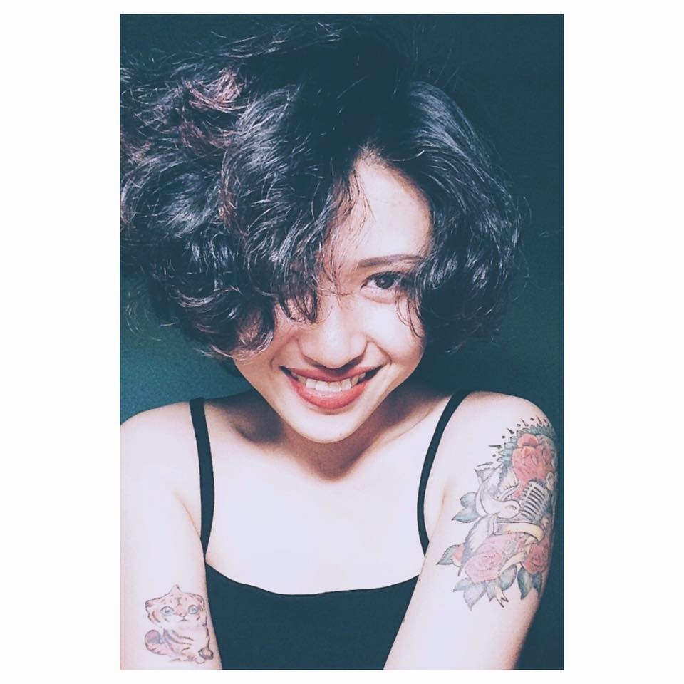 Cô ca sĩ đa tài mang dấu ấn thập niên 90 ảnh 1