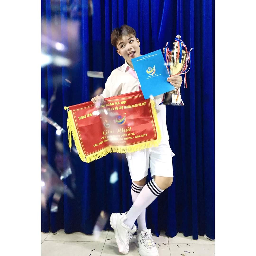 Chàng sinh viên từ bỏ học Báo chí theo đuổi nghề “cầm phấn” ảnh 5