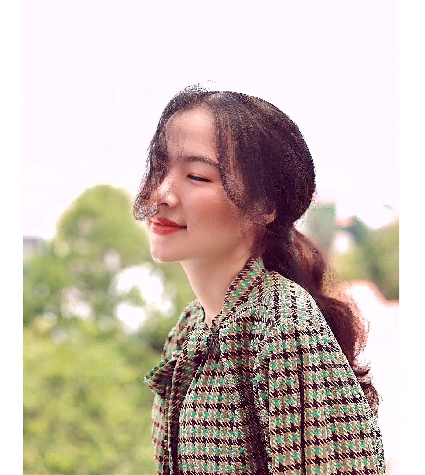 Xúc động về “người cha” bán ổi – Nữ giảng viên xinh đẹp nhận “bão view” trên tiktok ảnh 20