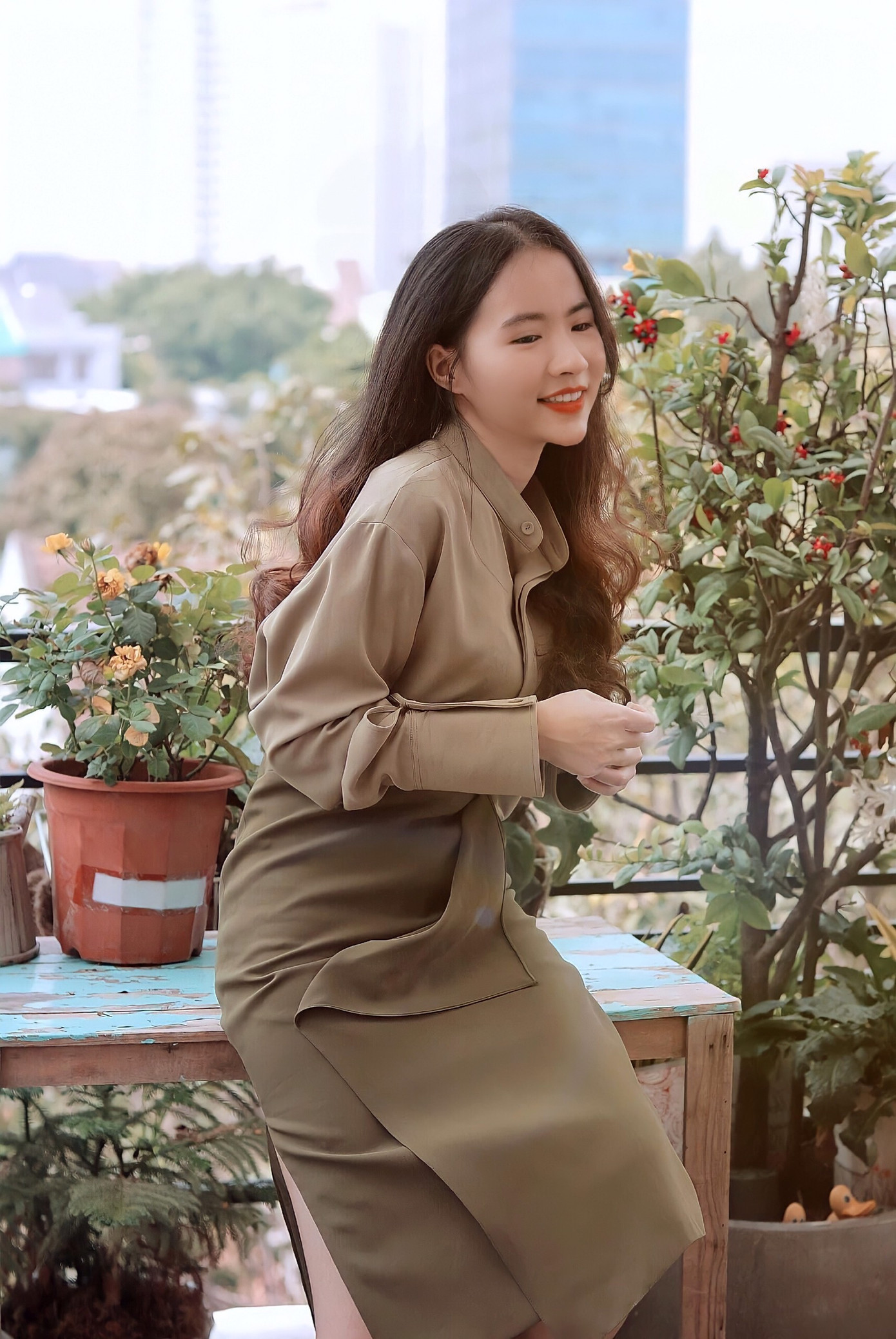 Xúc động về “người cha” bán ổi – Nữ giảng viên xinh đẹp nhận “bão view” trên tiktok ảnh 18