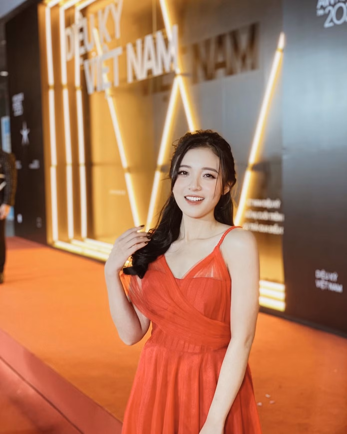 MC Phương Thảo gây điên đảo với “Tết an yên đừng hỏi kém duyên” ảnh 3