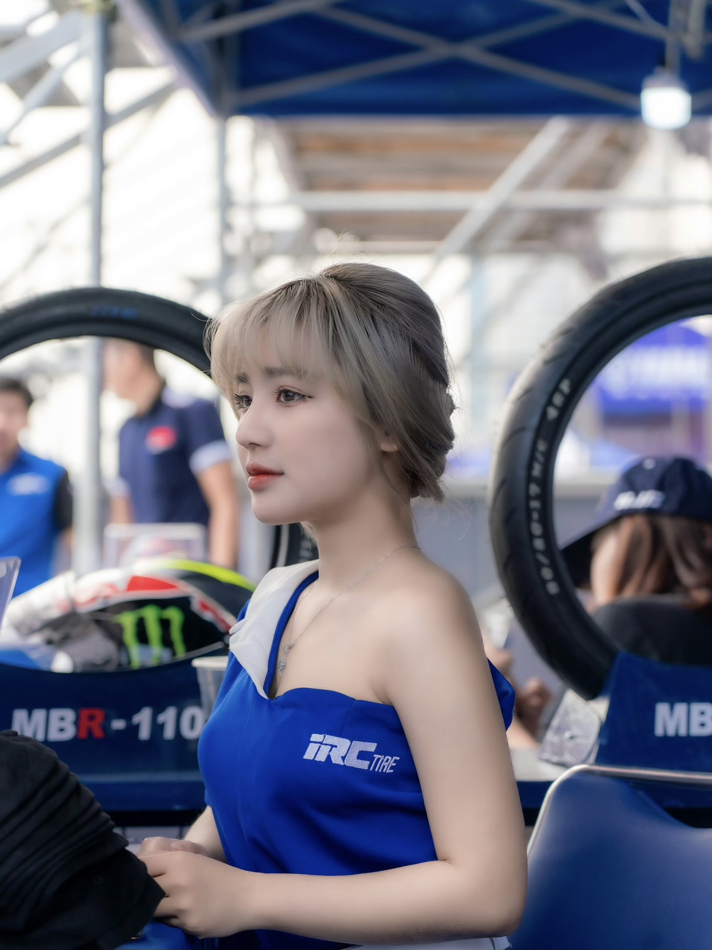 Nữ MC có nụ cười đẹp đam mê chơi Cờ vua ảnh 1