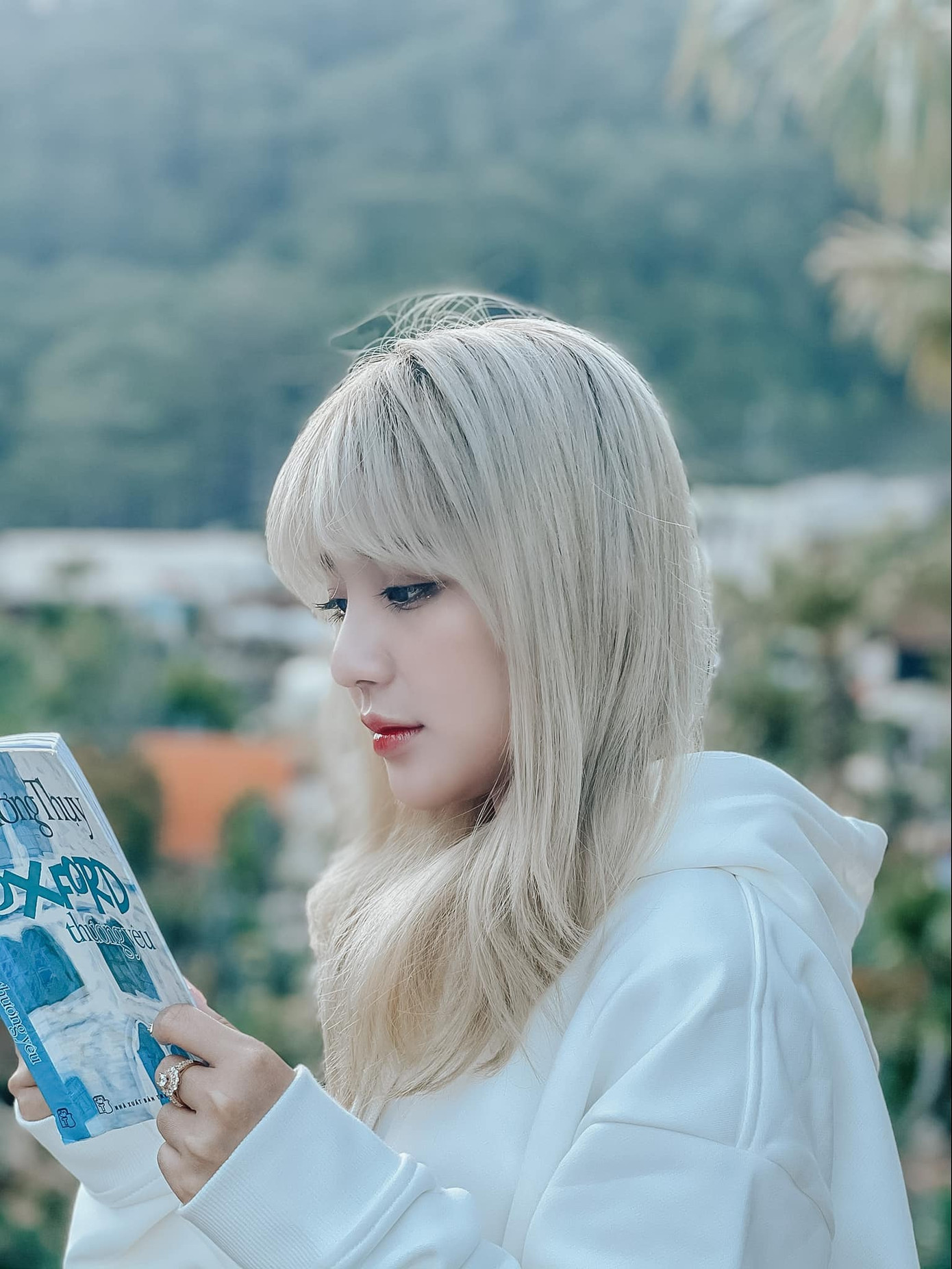 Nữ MC có nụ cười đẹp đam mê chơi Cờ vua ảnh 2