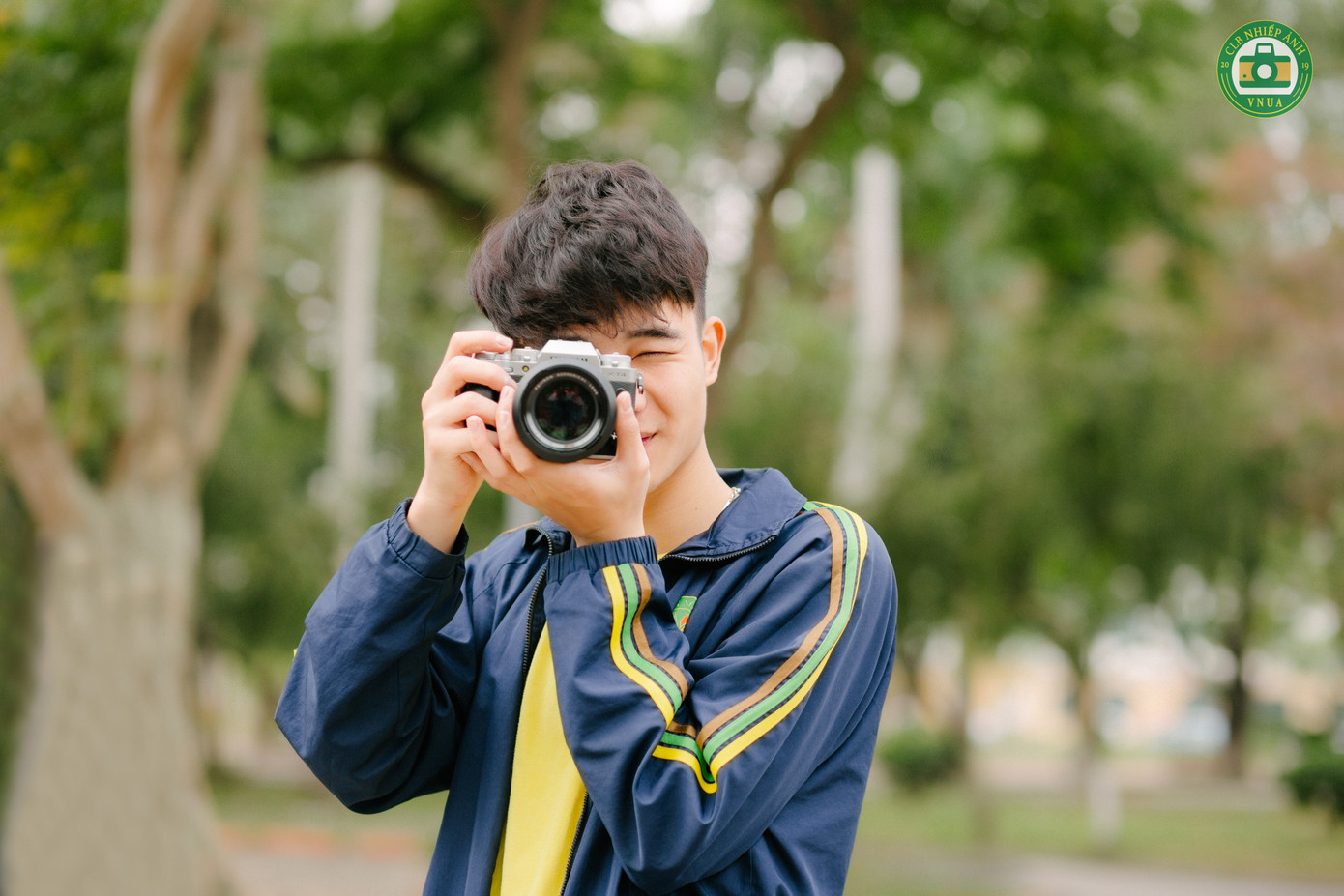 Nam sinh Học viện Nông nghiệp hóa “tiểu thịt tươi” trong đồng phục trường ảnh 4