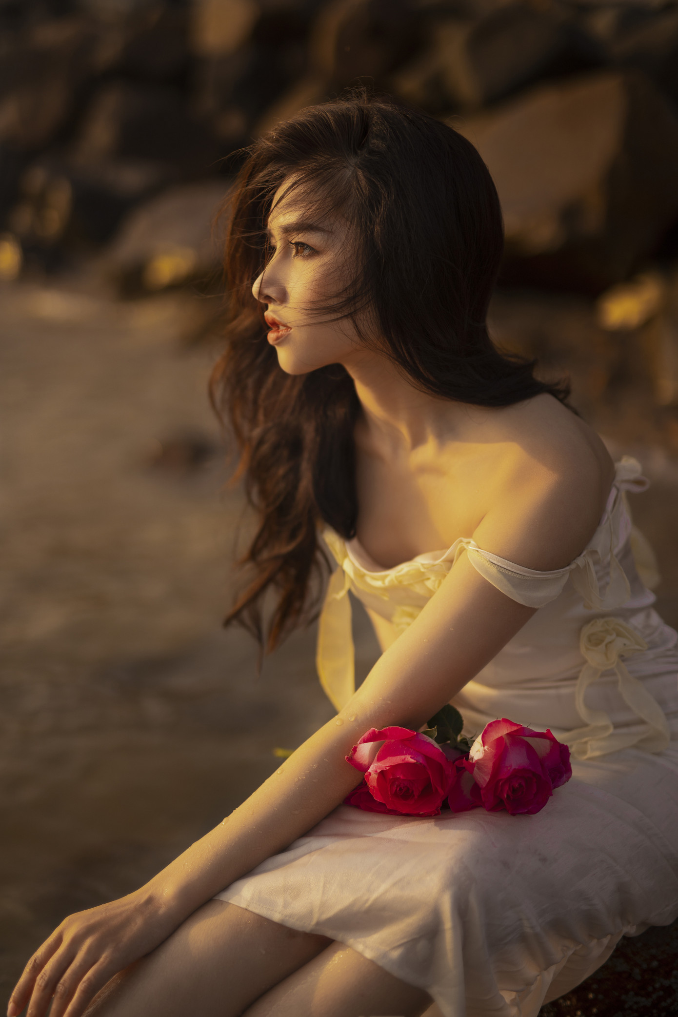 Vẻ đẹp hút hồn của hot girl Đắk Lắk dưới ánh hoàng hôn ảnh 7