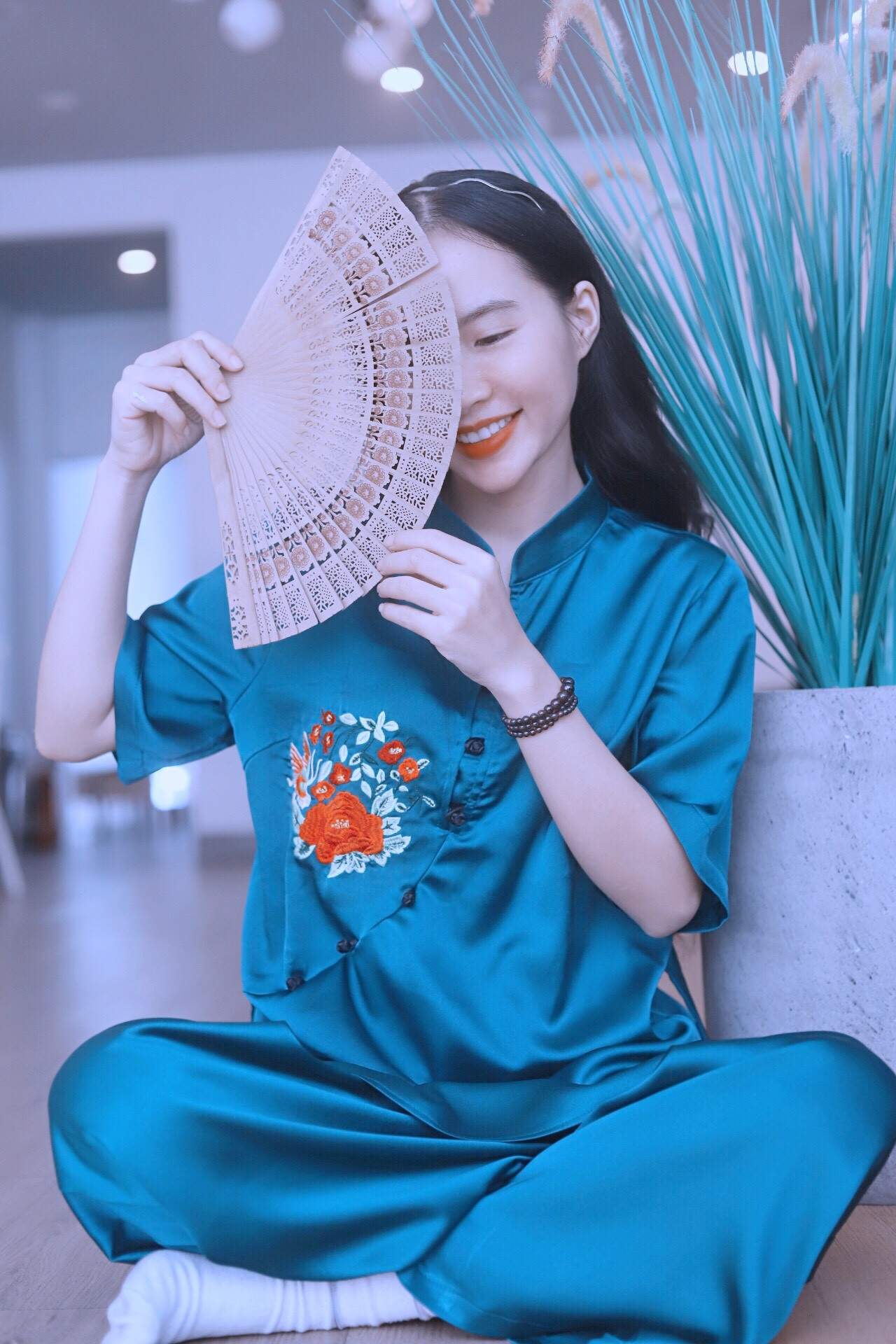 Xúc động về “người cha” bán ổi – Nữ giảng viên xinh đẹp nhận “bão view” trên tiktok ảnh 12