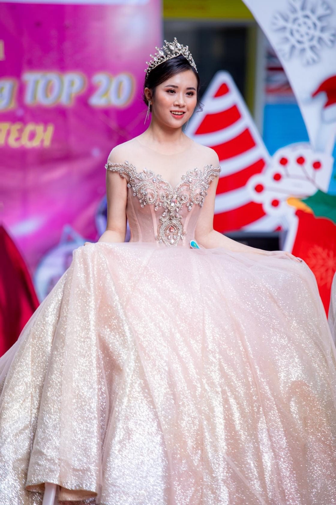 Người đẹp được yêu thích nhất Hutech: Bùn dưới chân nhưng nắng ở trên đầu ảnh 5