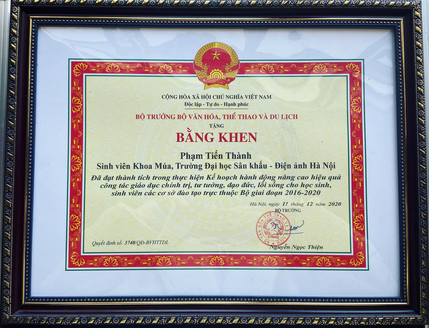 “Mãn nhãn” với bộ ảnh áo dài tuyệt đẹp của nam sinh Yên Bái ảnh 5