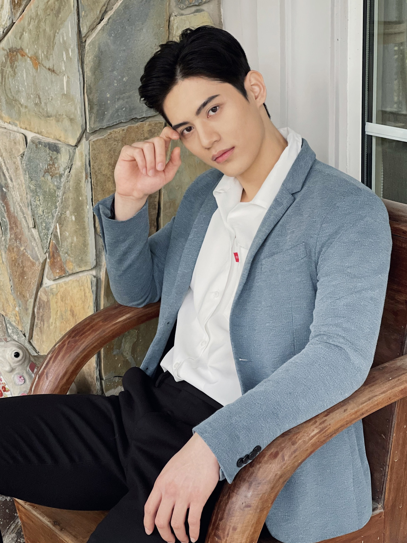 Trai đẹp 9X lọt vào “mắt xanh” của hội chị em khi xuất hiện trong MV mới của Hương Ly ảnh 9