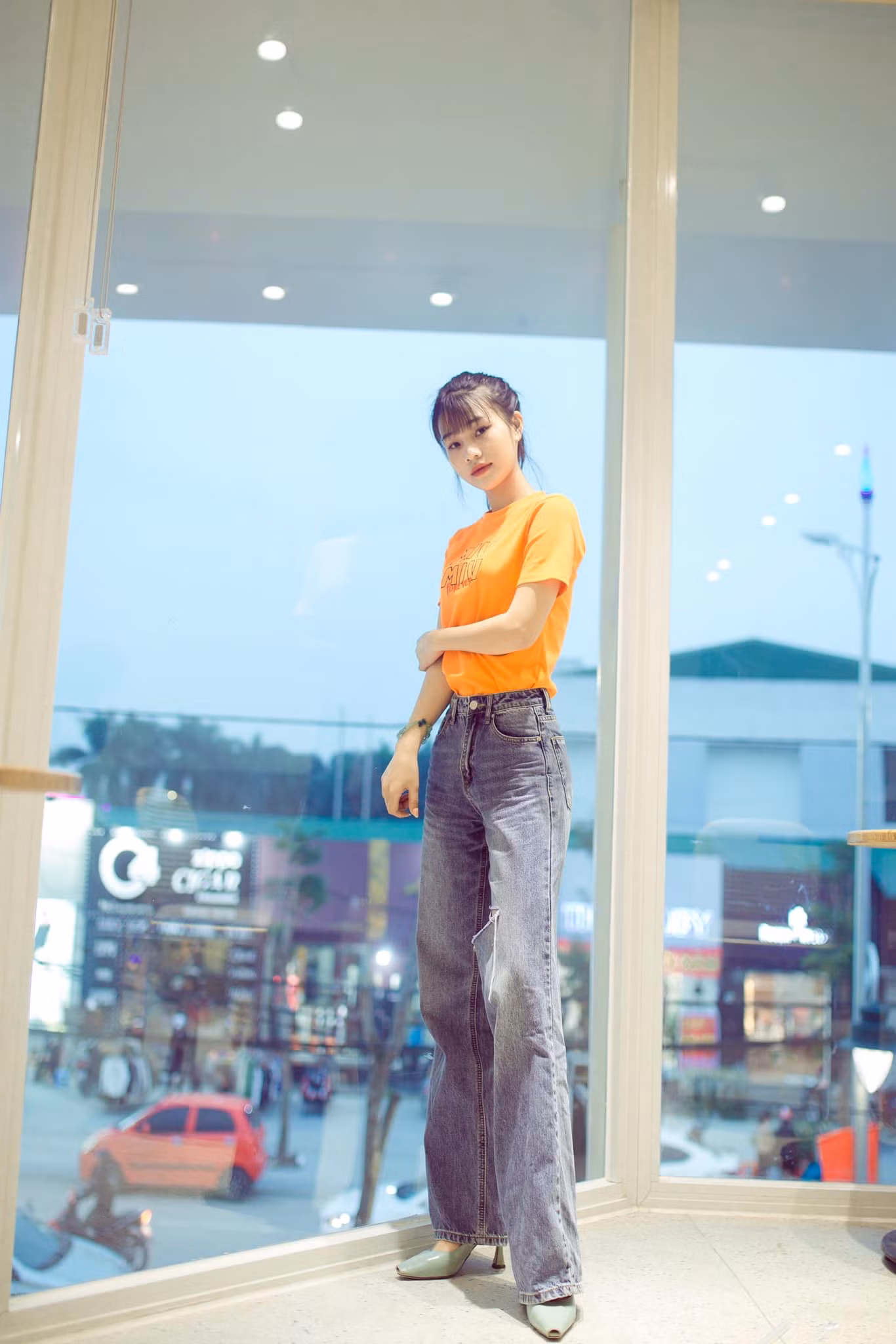 Nữ sinh giỏi xinh của Đại học Vinh có duyên với nước Lào ảnh 6
